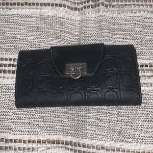 Authenticated Salvatore Ferragamo monogram wallet!